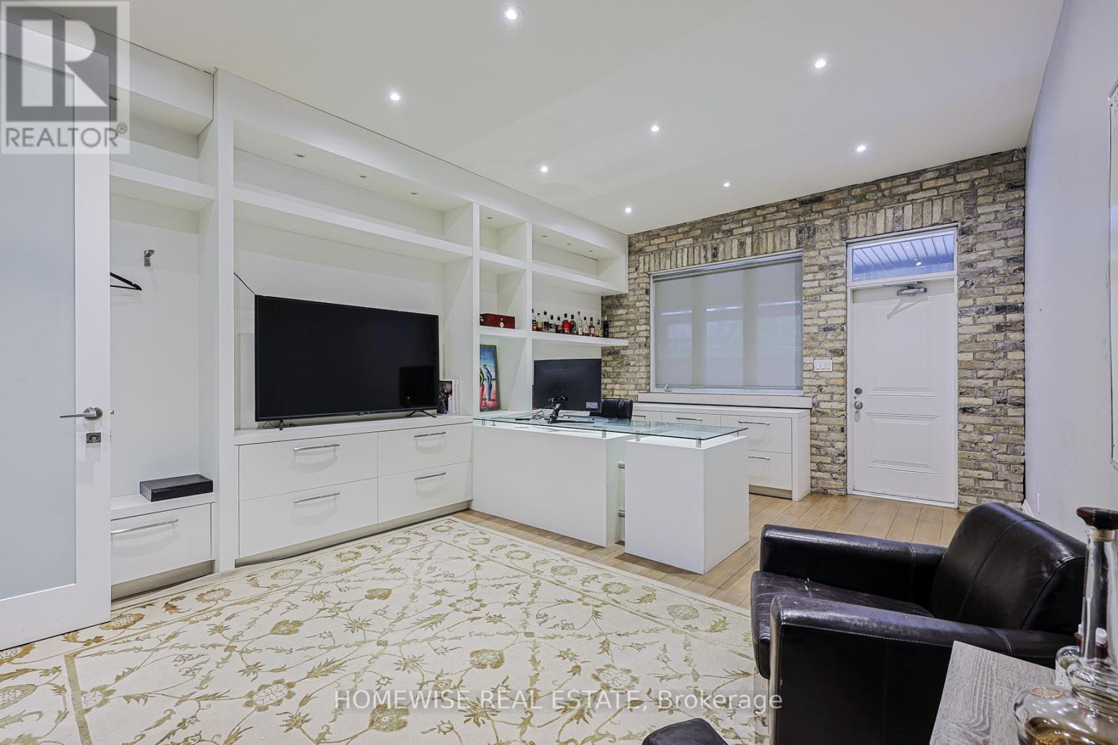 D - 609 Marlee Avenue, Toronto, Ontario  M6B 3J6 - Photo 2 - W13454152