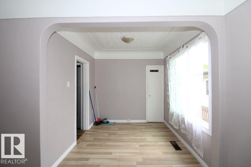 12041 86 St Nw, Edmonton, Alberta  T5B 3K5 - Photo 6 - E4494045
