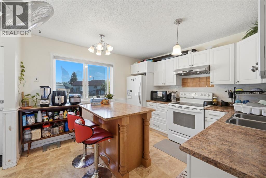 46 Falconer Terrace Ne, Calgary, Alberta T3J 1W4 - Photo 11 - A2319577