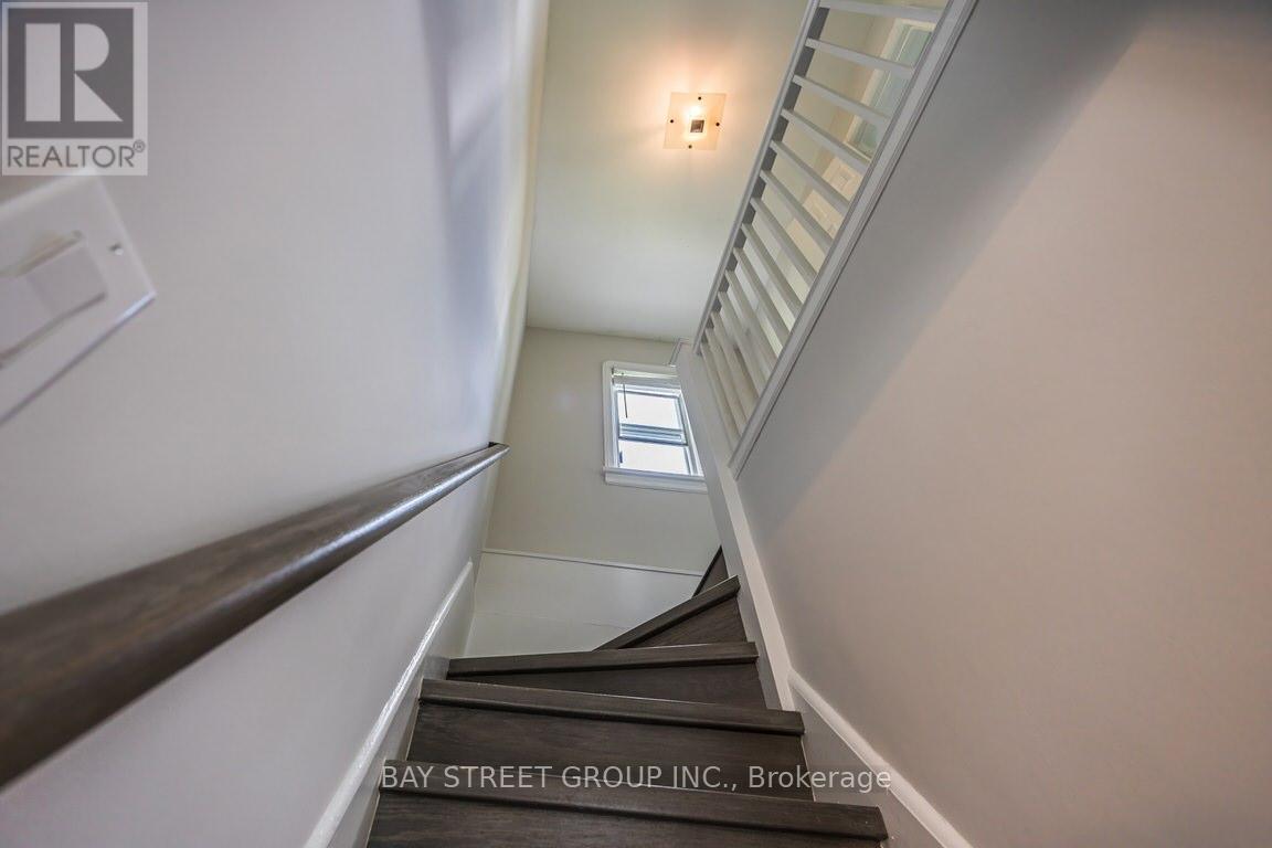 Main Fl - 12 Craigmore Crescent, Toronto, Ontario M2N 2Y3 - Photo 16 - C13454168