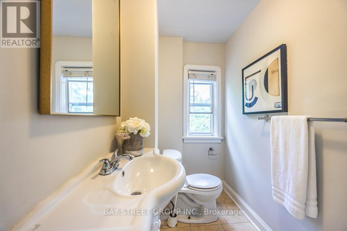 Main Fl - 12 Craigmore Crescent, Toronto, Ontario M2N 2Y3 - Photo 19 - C13454168