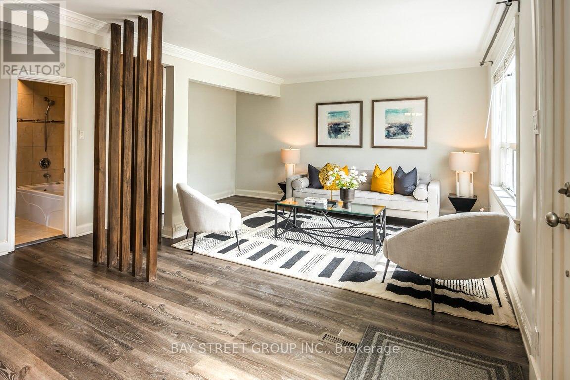 Main Fl - 12 Craigmore Crescent, Toronto, Ontario M2N 2Y3 - Photo 2 - C13454168