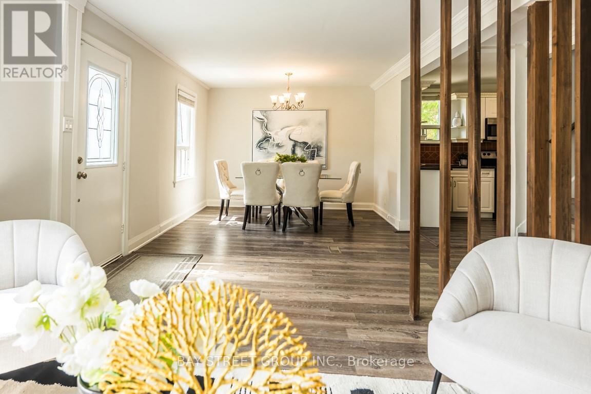 Main Fl - 12 Craigmore Crescent, Toronto, Ontario M2N 2Y3 - Photo 5 - C13454168