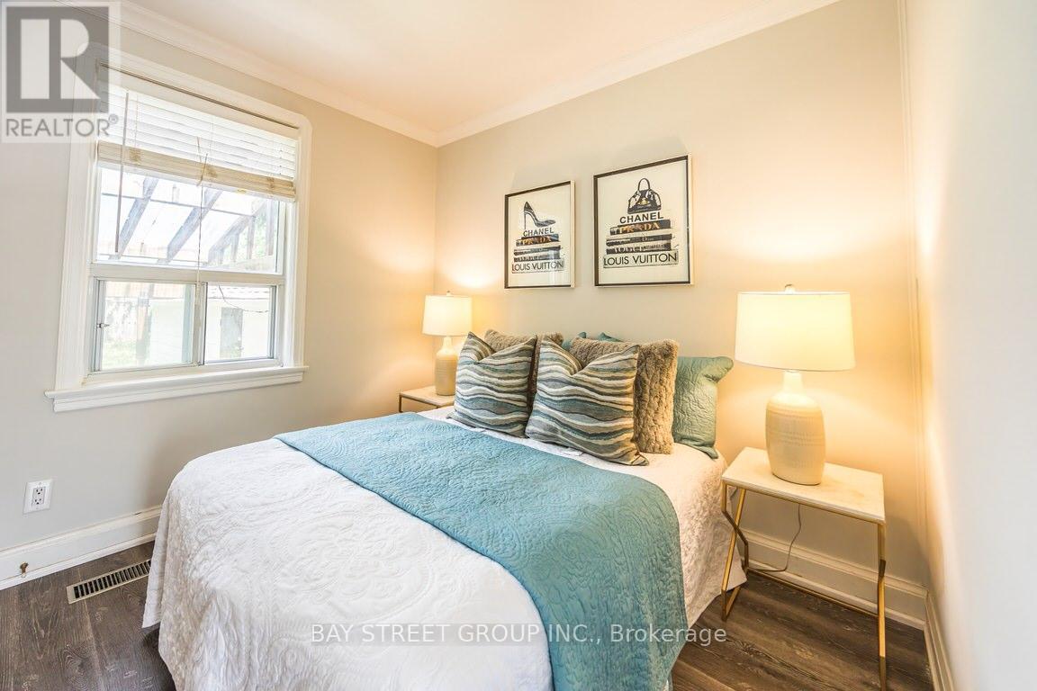 Main Fl - 12 Craigmore Crescent, Toronto, Ontario M2N 2Y3 - Photo 7 - C13454168