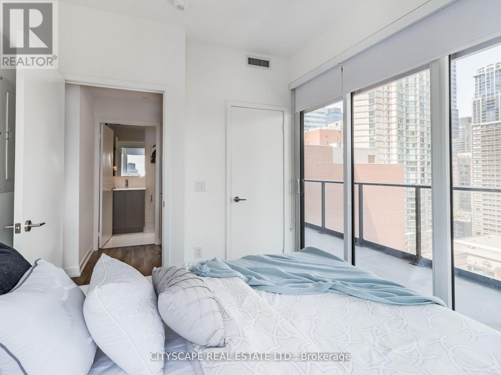 1302 - 20 Edward Street, Toronto, Ontario  M5G 0C5 - Photo 19 - C13454196