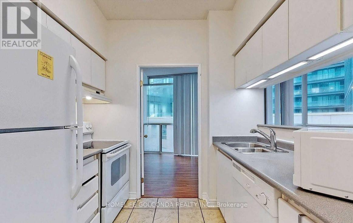 304 - 24 Wellesley Street W, Toronto, Ontario  M4Y 2X6 - Photo 3 - C13454204