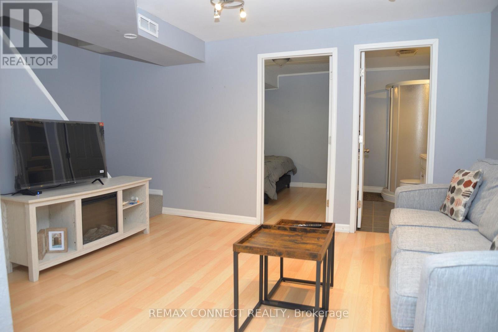 338 Homestead Court, Oshawa, Ontario  L1J 6V3 - Photo 4 - E13454158