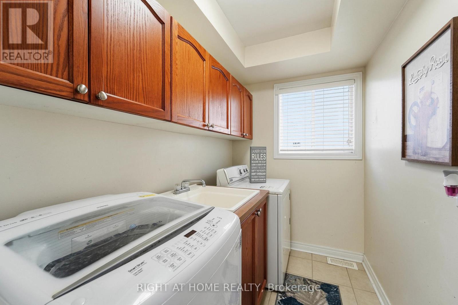 3 Darley Street S, Ajax, Ontario  L1T 3X8 - Photo 13 - E13454202