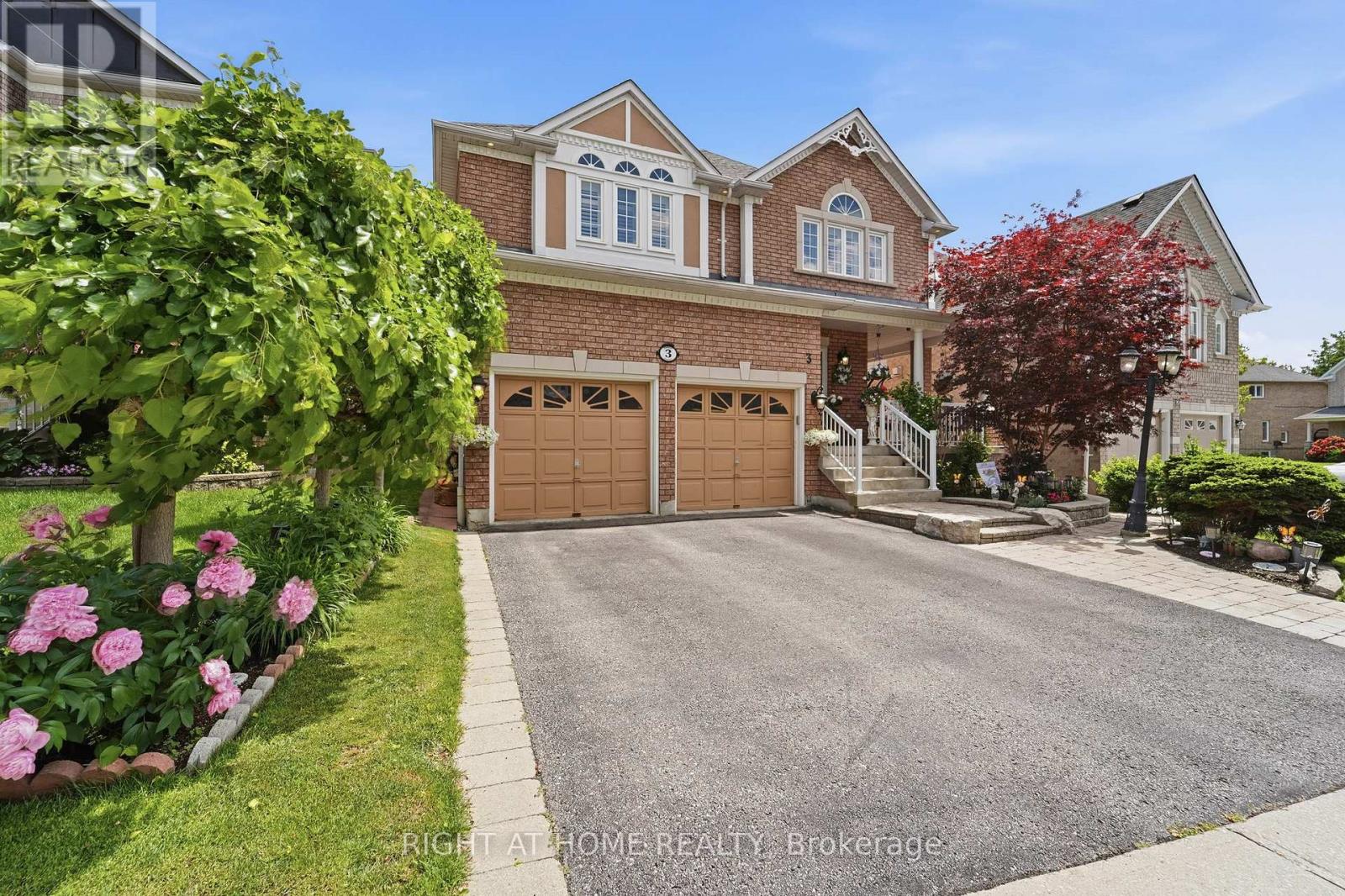 3 Darley Street S, Ajax, Ontario  L1T 3X8 - Photo 2 - E13454202