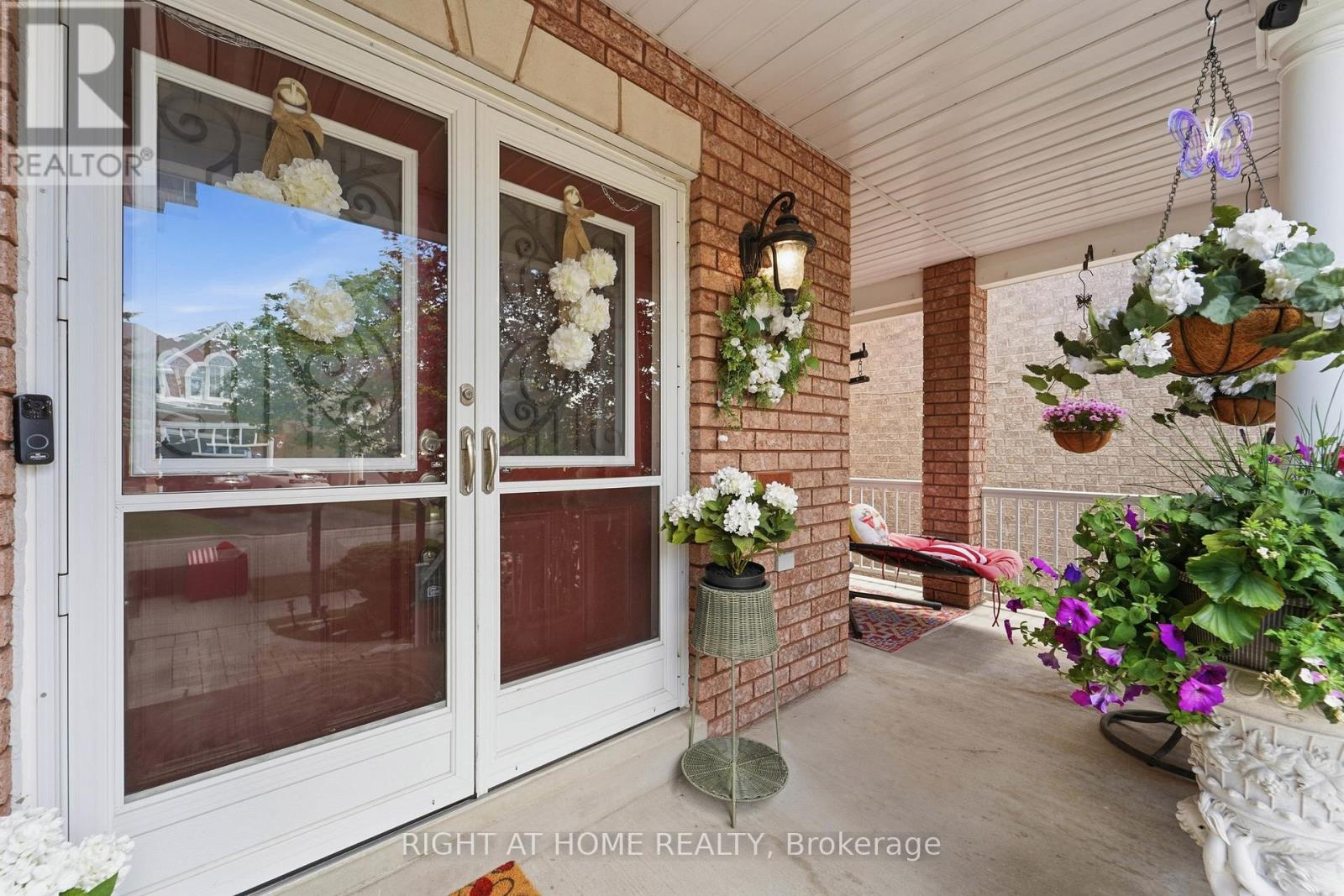 3 Darley Street S, Ajax, Ontario  L1T 3X8 - Photo 4 - E13454202