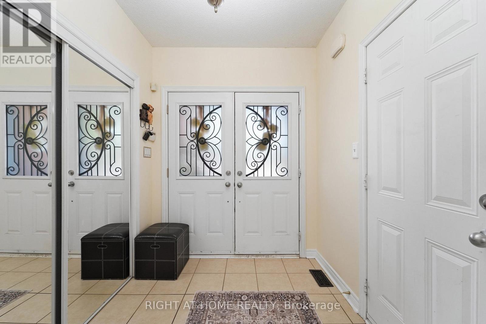 3 Darley Street S, Ajax, Ontario  L1T 3X8 - Photo 6 - E13454202