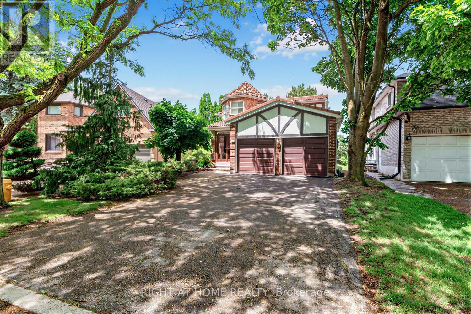 10 Parklawn Crescent, Markham, Ontario  L3T 6X1 - Photo 2 - N13454228
