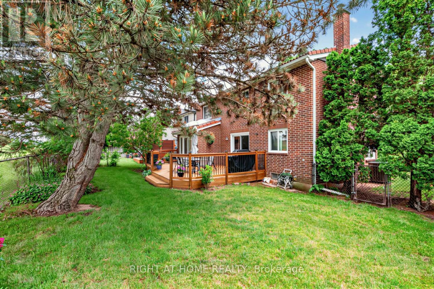 10 Parklawn Crescent, Markham, Ontario  L3T 6X1 - Photo 37 - N13454228