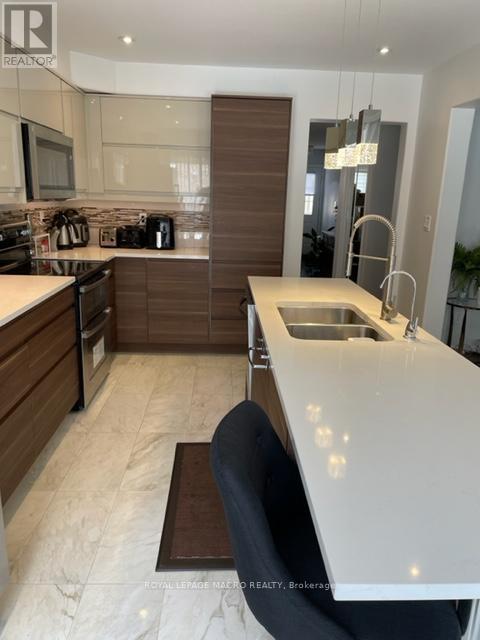 5424 Tasha Drive, Mississauga, Ontario  L5M 7Y2 - Photo 12 - W13454220