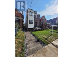 11 MORLAND ROAD, Toronto, Ontario
