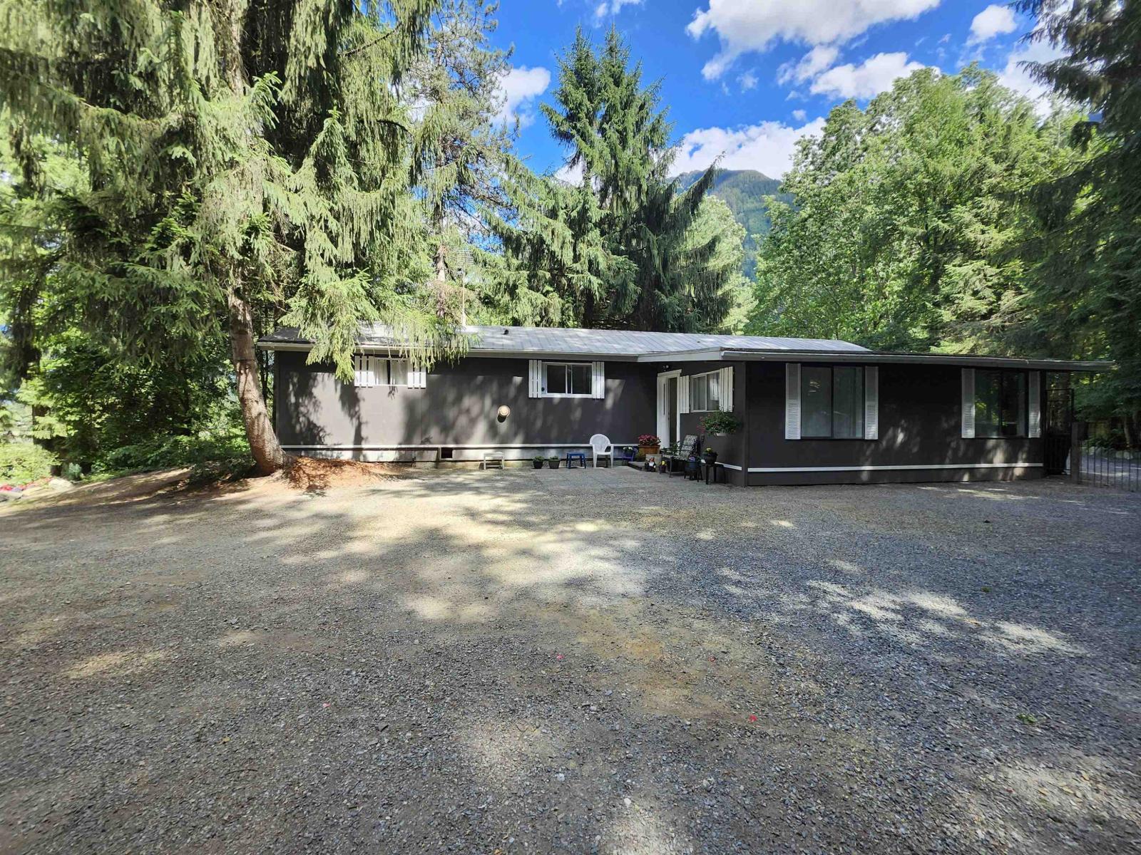 10821 N Popkum Road, Popkum, Rosedale, British Columbia  V0X 1X1 - Photo 2 - R3046379