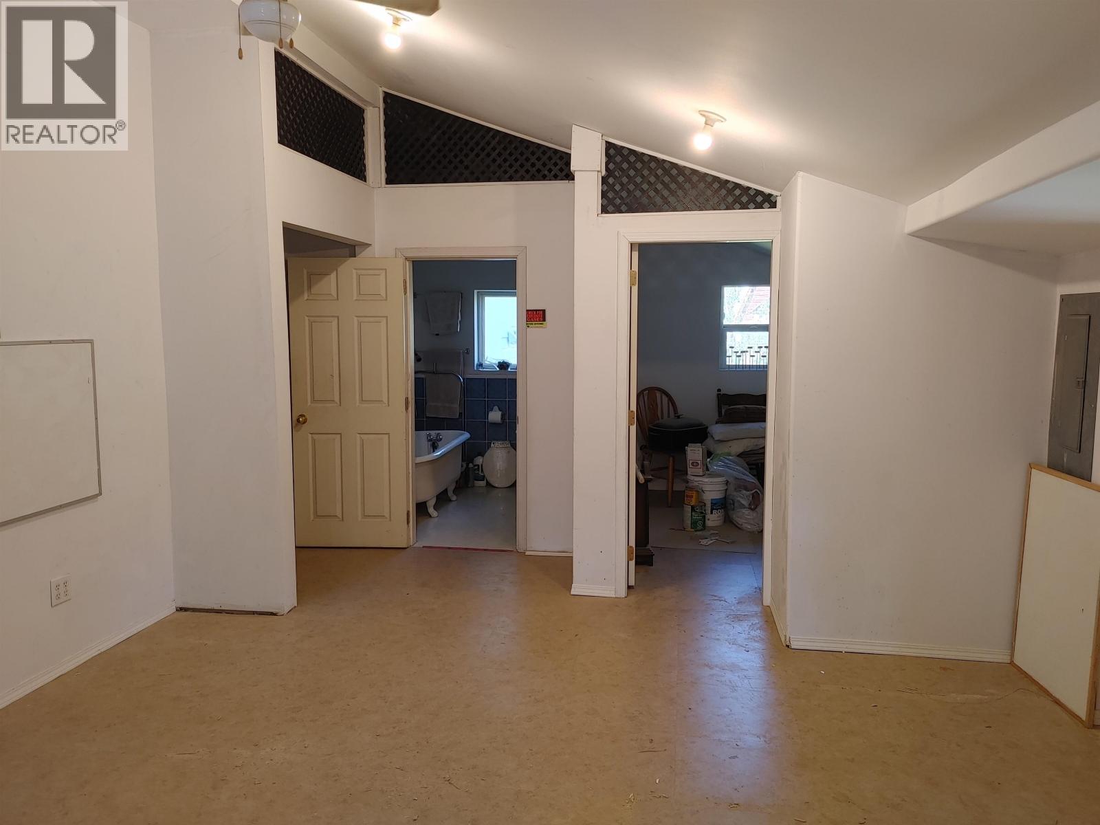 7814 Little Fort 24 Highway, Lone Butte, British Columbia V0K 1X2 - Photo 15 - R3013352