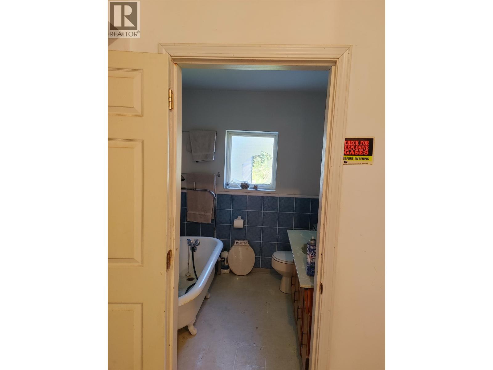 7814 Little Fort 24 Highway, Lone Butte, British Columbia V0K 1X2 - Photo 13 - R3013352