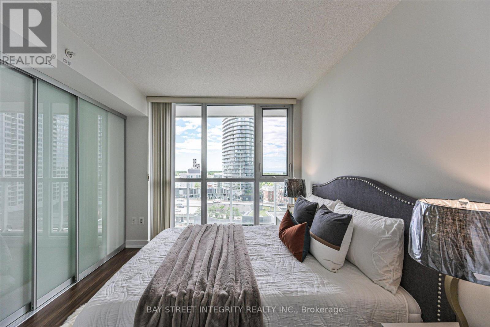 1202 - 85 Queens Wharf Road, Toronto, Ontario  M5V 0J9 - Photo 15 - C13454266