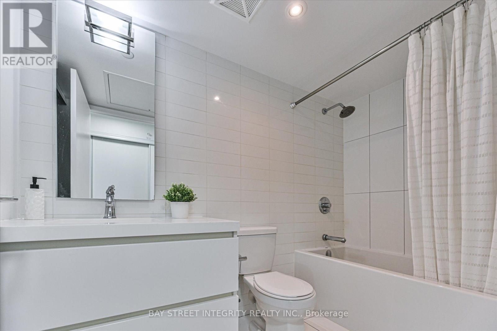 1202 - 85 Queens Wharf Road, Toronto, Ontario  M5V 0J9 - Photo 18 - C13454266