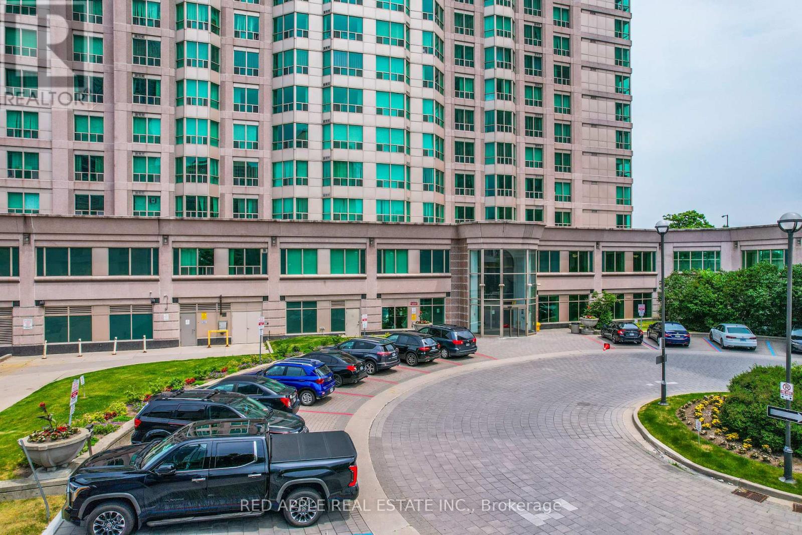707 - 11 LEE CENTRE DRIVE, Toronto, Ontario
