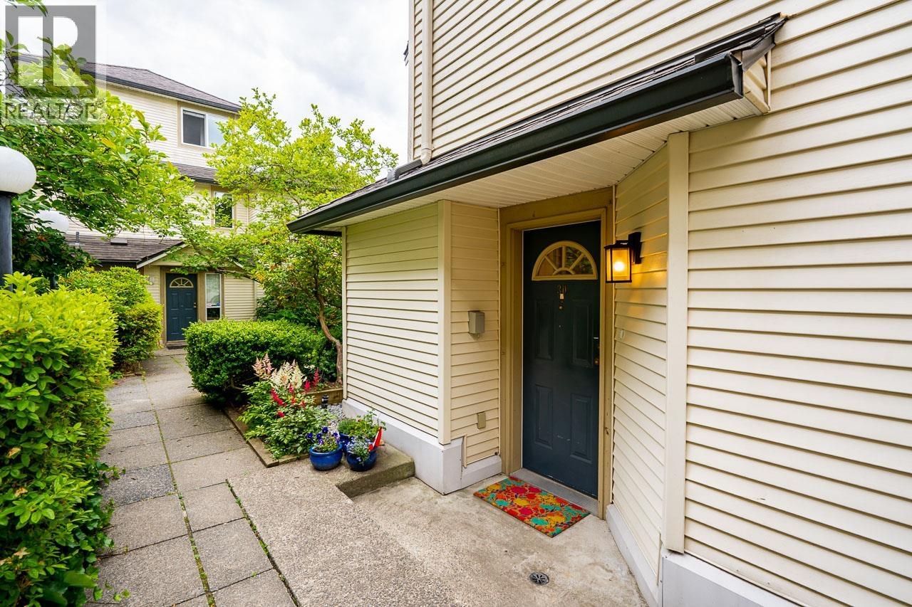 30 4311 SOPHIA STREET, Vancouver, British Columbia