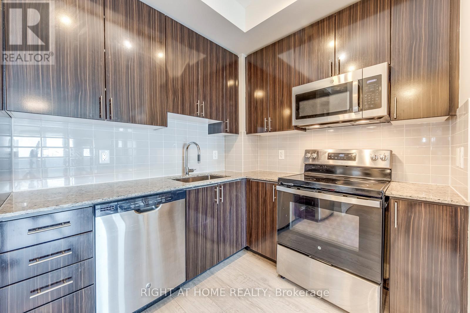 2415 - 7171 Yonge Street, Markham, Ontario  L3T 0C5 - Photo 12 - N13454230