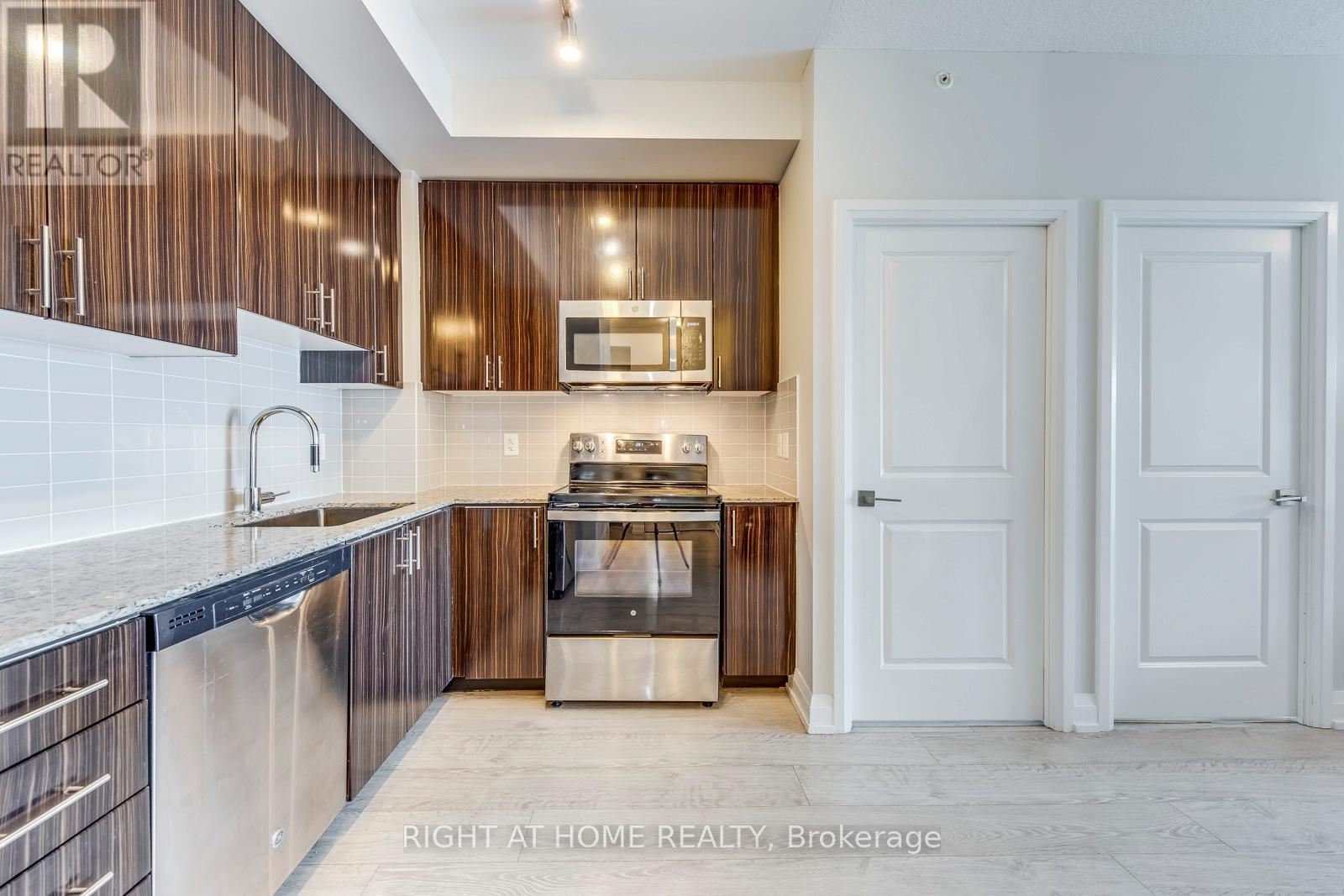 2415 - 7171 Yonge Street, Markham, Ontario  L3T 0C5 - Photo 13 - N13454230