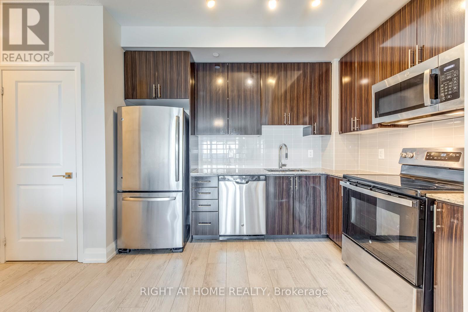 2415 - 7171 Yonge Street, Markham, Ontario  L3T 0C5 - Photo 3 - N13454230