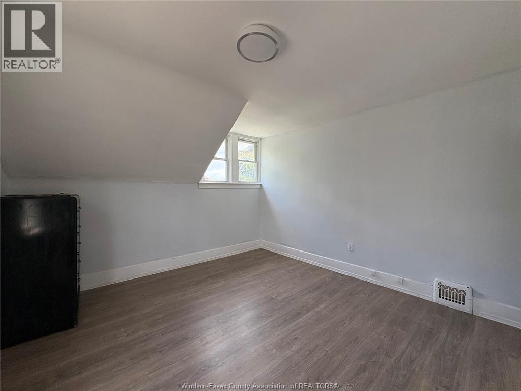 1042 Windsor Avenue, Windsor, Ontario  N9A 1K4 - Photo 15 - 26014321