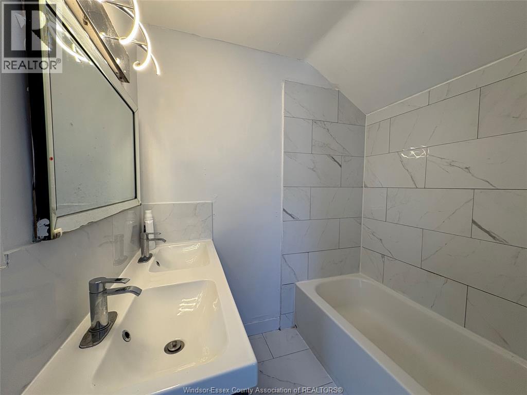 1042 Windsor Avenue, Windsor, Ontario  N9A 1K4 - Photo 20 - 26014321