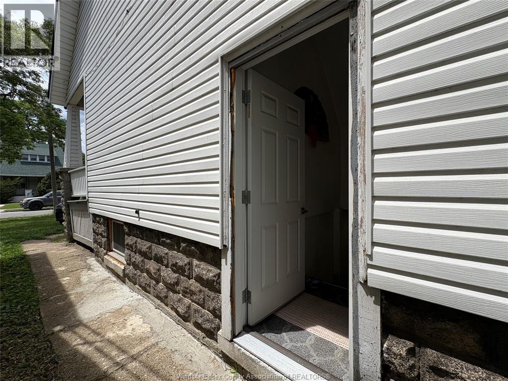 1042 Windsor Avenue, Windsor, Ontario  N9A 1K4 - Photo 22 - 26014321