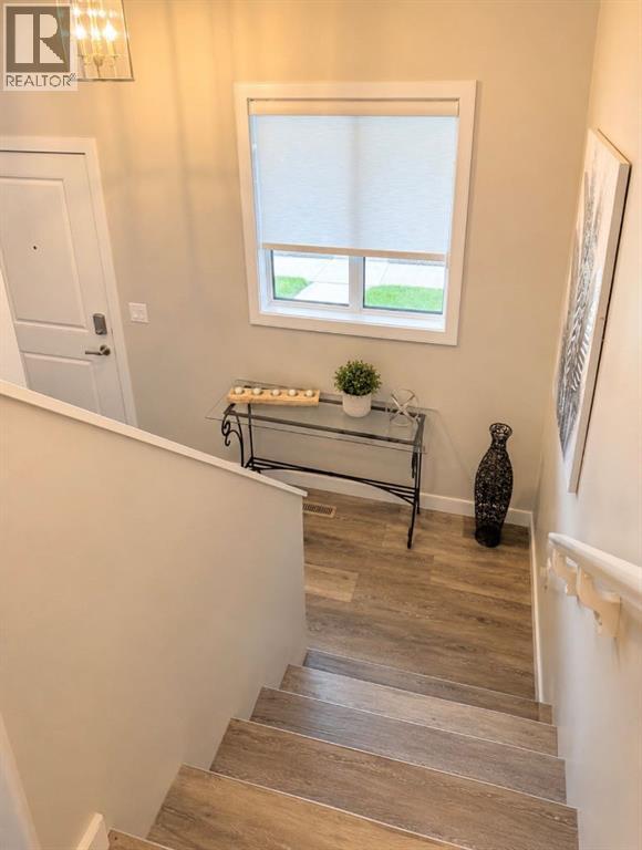 58 Village Crescent, Red Deer, Alberta  T4R 0P3 - Photo 3 - A2321377