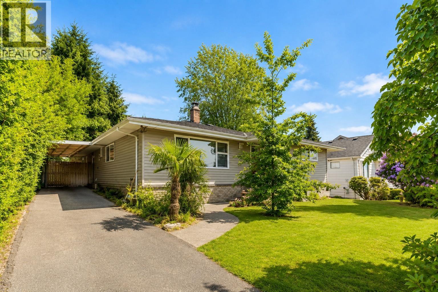 923 QUADLING AVENUE, Coquitlam, British Columbia
