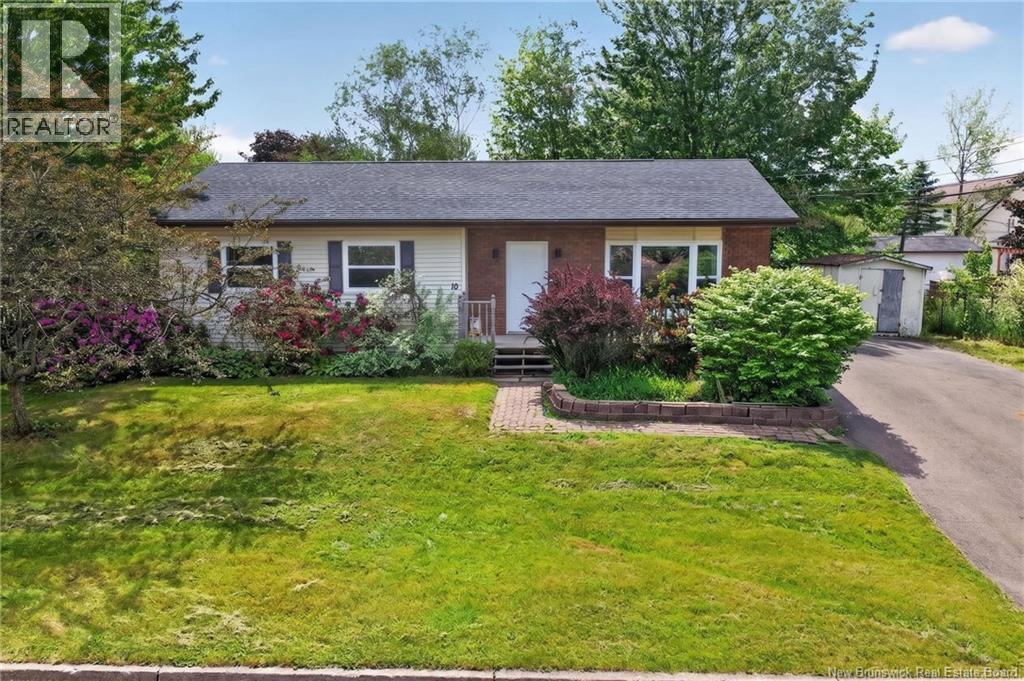 10 Summerhill Drive, Moncton, New Brunswick  E1C 9C1 - Photo 2 - NB139978
