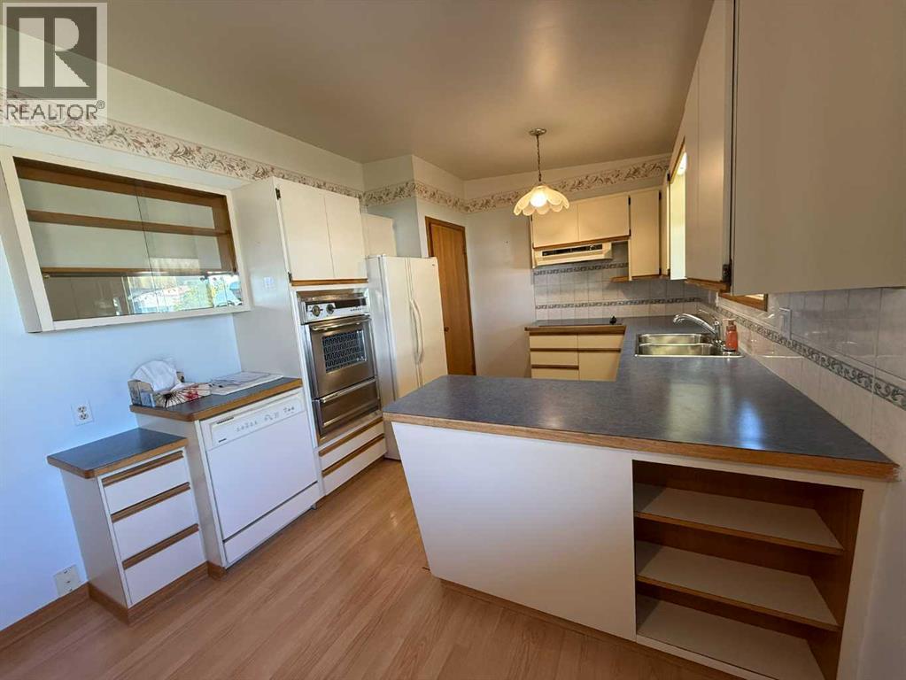 1722 21 Street S, Lethbridge, Alberta  T1K 2H7 - Photo 6 - A2318525