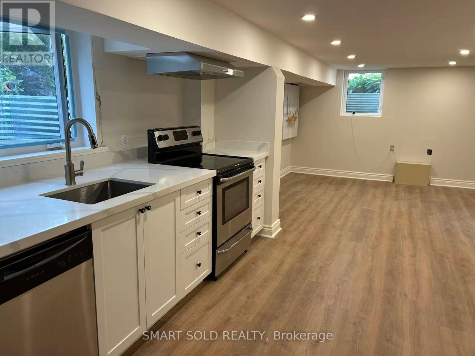 Lower - 10 Holman Crescent, Aurora, Ontario  L4G 1Z9 - Photo 7 - N13429646