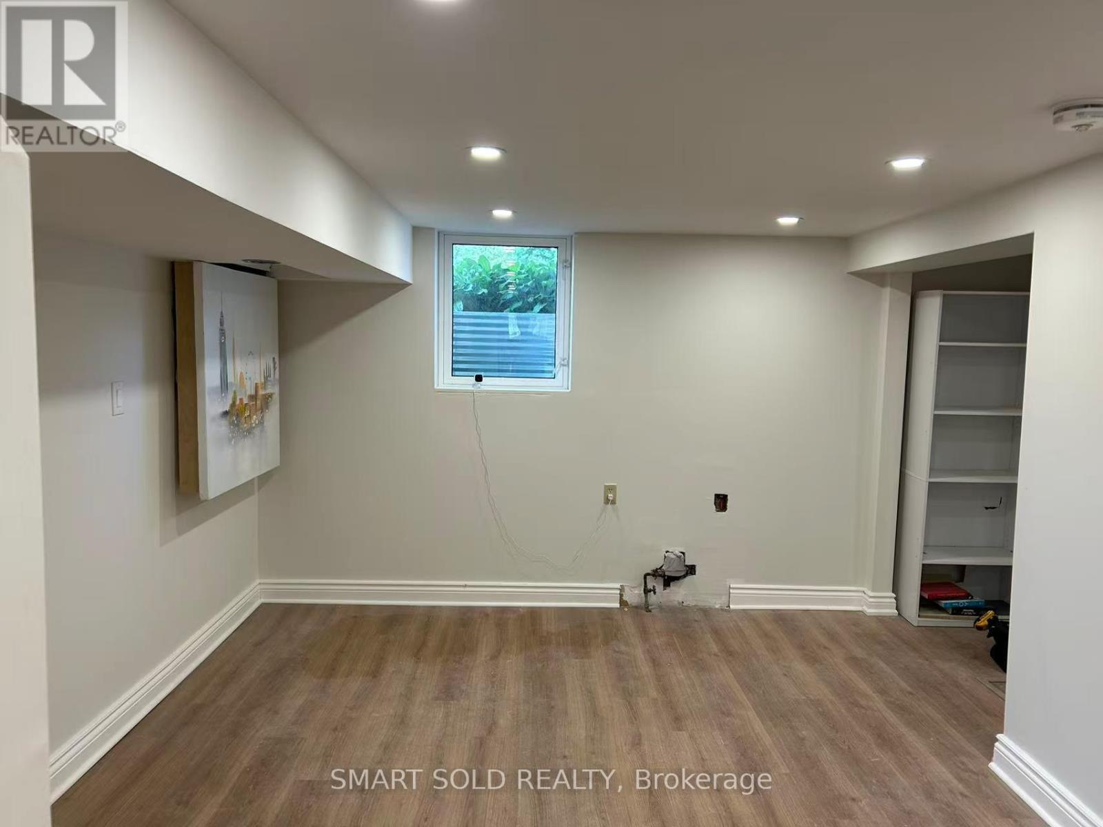 Lower - 10 Holman Crescent, Aurora, Ontario  L4G 1Z9 - Photo 3 - N13429646