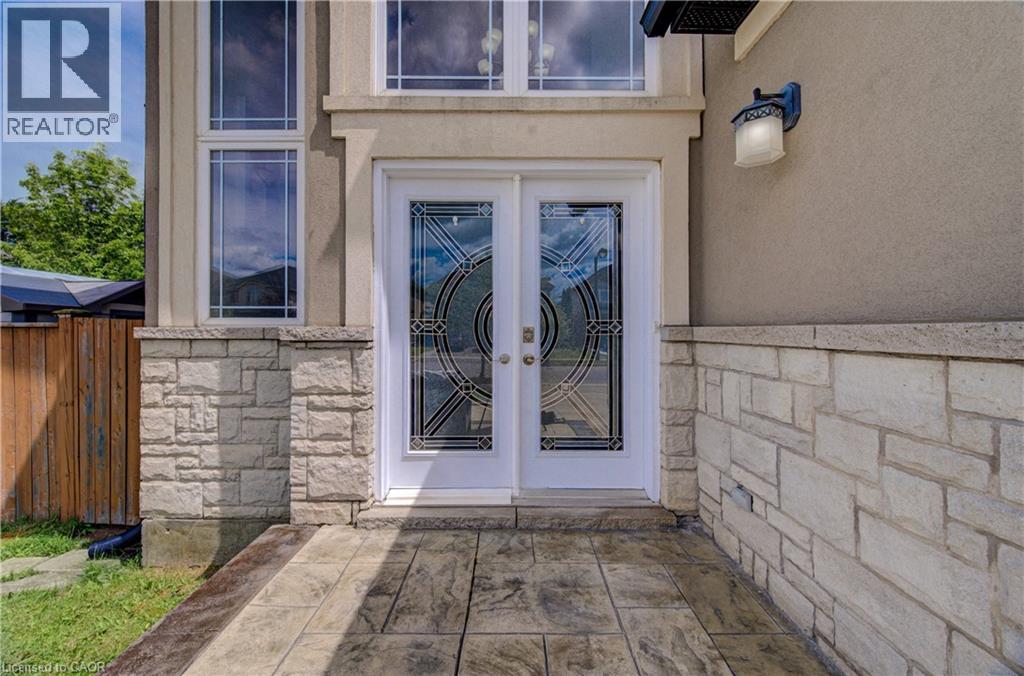 37 Davinci Boulevard, Hamilton, Ontario  L9B 0C5 - Photo 2 - 40840580