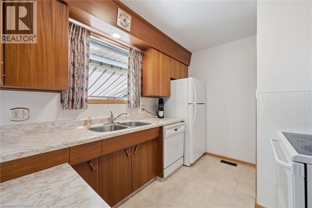 221 Willowdale Avenue, Waterloo, Ontario  N2J 3M3 - Photo 11 - 40838805