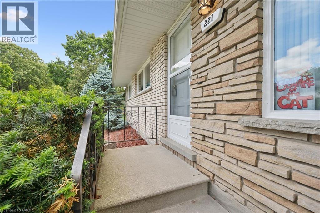 221 Willowdale Avenue, Waterloo, Ontario  N2J 3M3 - Photo 6 - 40838805
