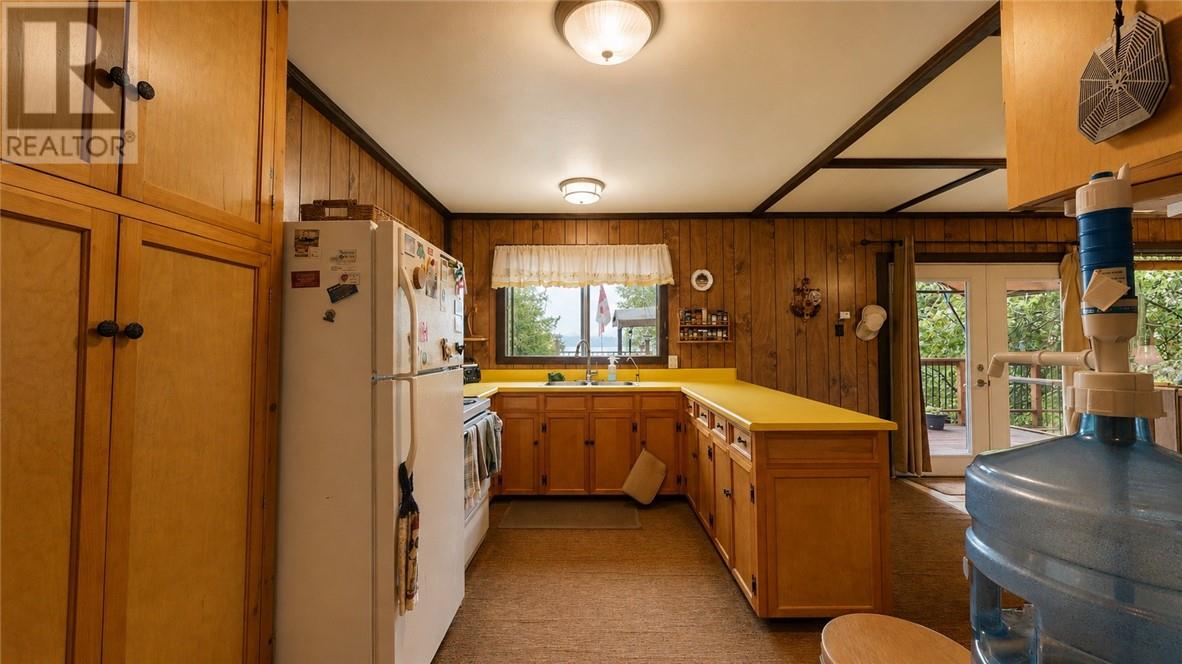 950 Old Village Rd., Birch Island, Ontario  P0P 1A0 - Photo 27 - 2128546