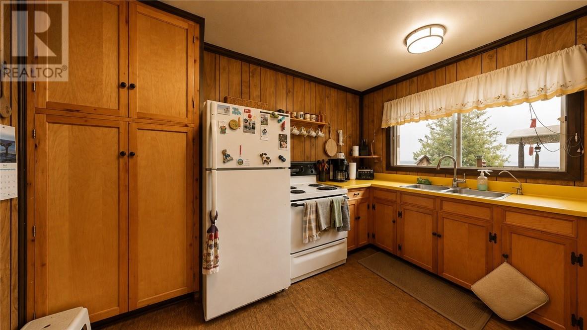 950 Old Village Rd., Birch Island, Ontario  P0P 1A0 - Photo 30 - 2128546