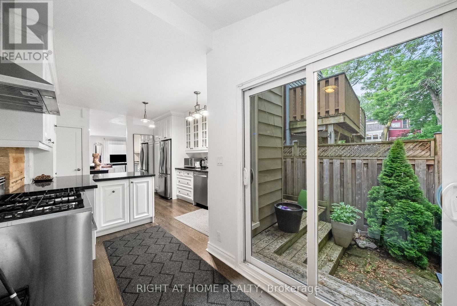 14 Wascana Avenue, Toronto, Ontario  M5A 1V5 - Photo 10 - C13454278