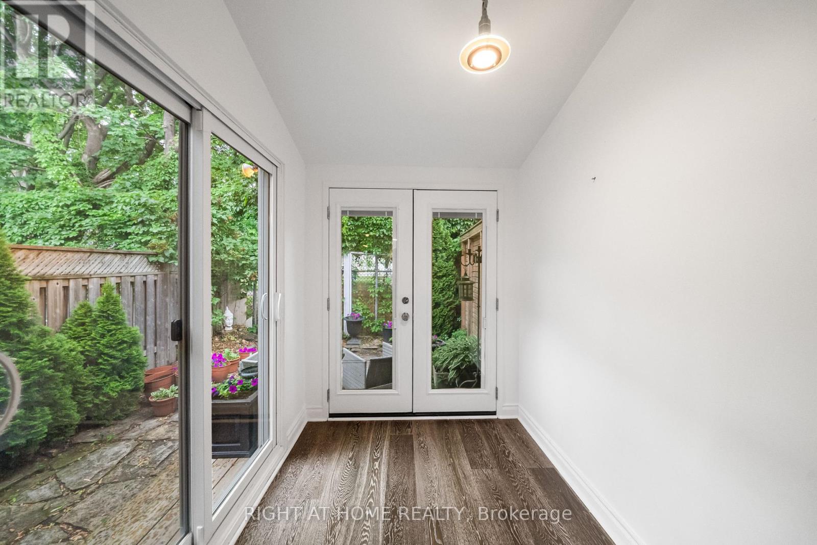 14 Wascana Avenue, Toronto, Ontario  M5A 1V5 - Photo 11 - C13454278