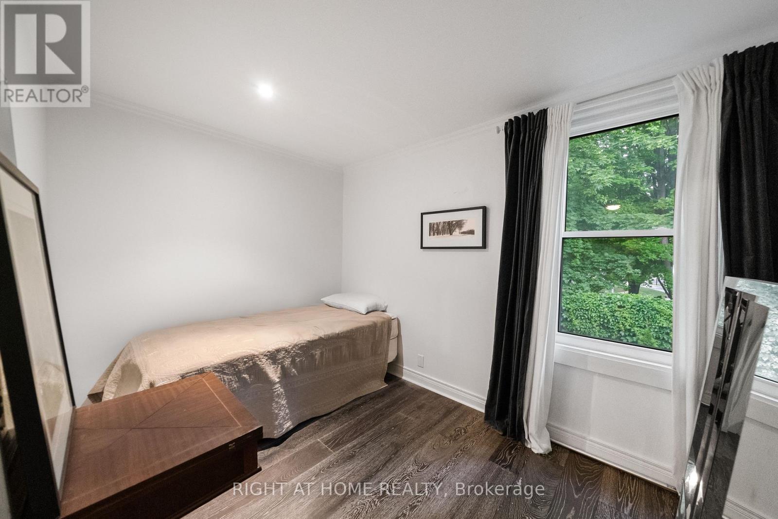 14 Wascana Avenue, Toronto, Ontario  M5A 1V5 - Photo 13 - C13454278