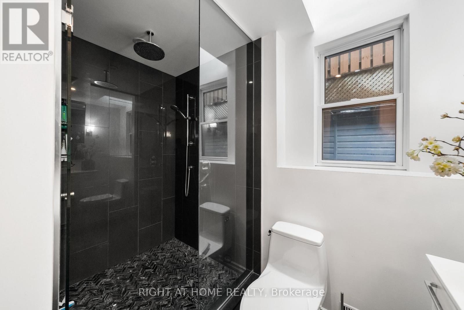 14 Wascana Avenue, Toronto, Ontario  M5A 1V5 - Photo 24 - C13454278