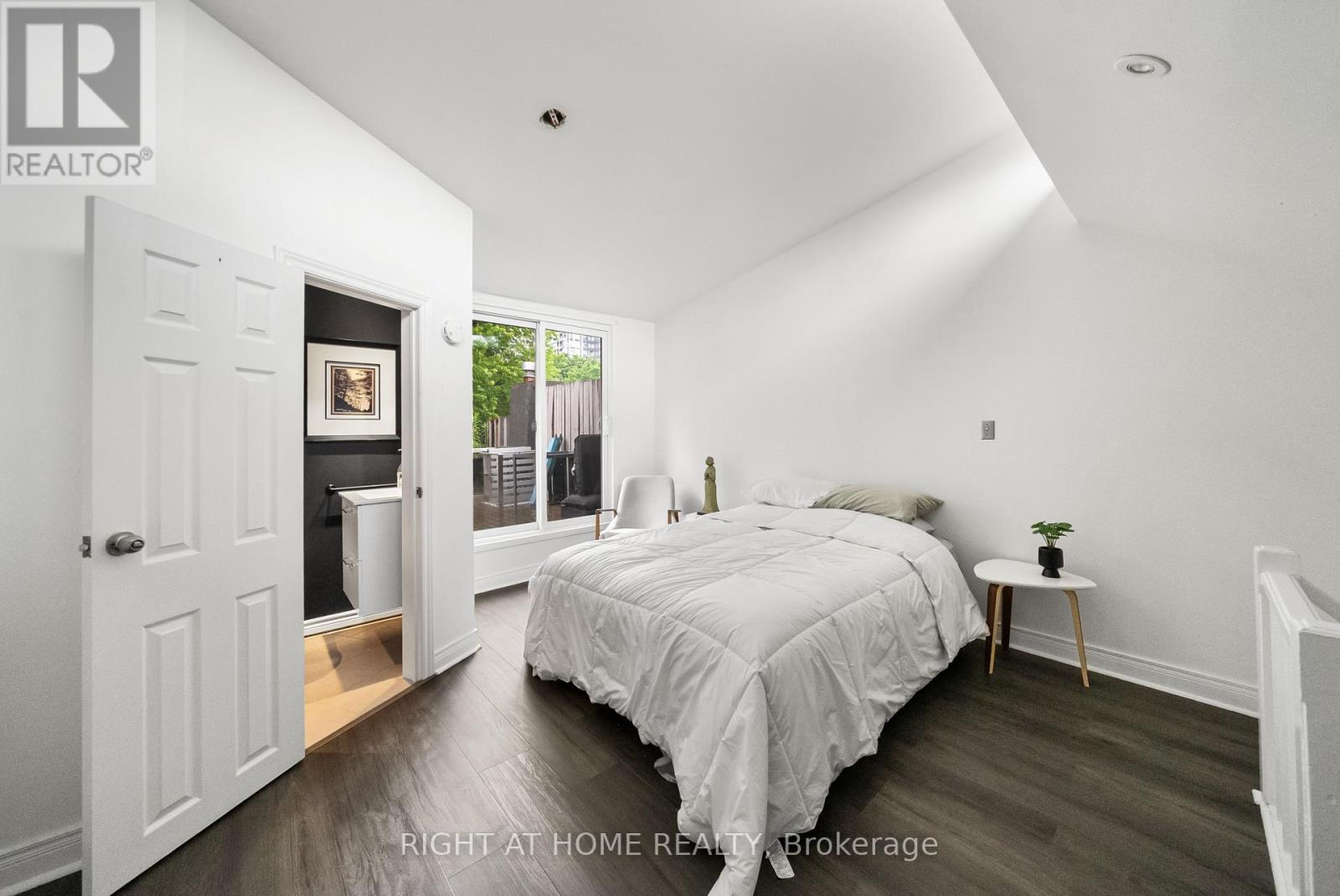 14 Wascana Avenue, Toronto, Ontario  M5A 1V5 - Photo 26 - C13454278