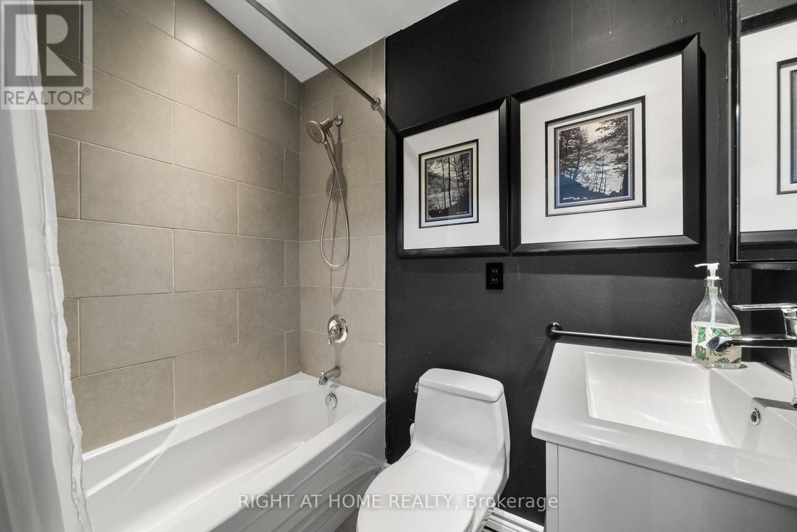 14 Wascana Avenue, Toronto, Ontario  M5A 1V5 - Photo 28 - C13454278