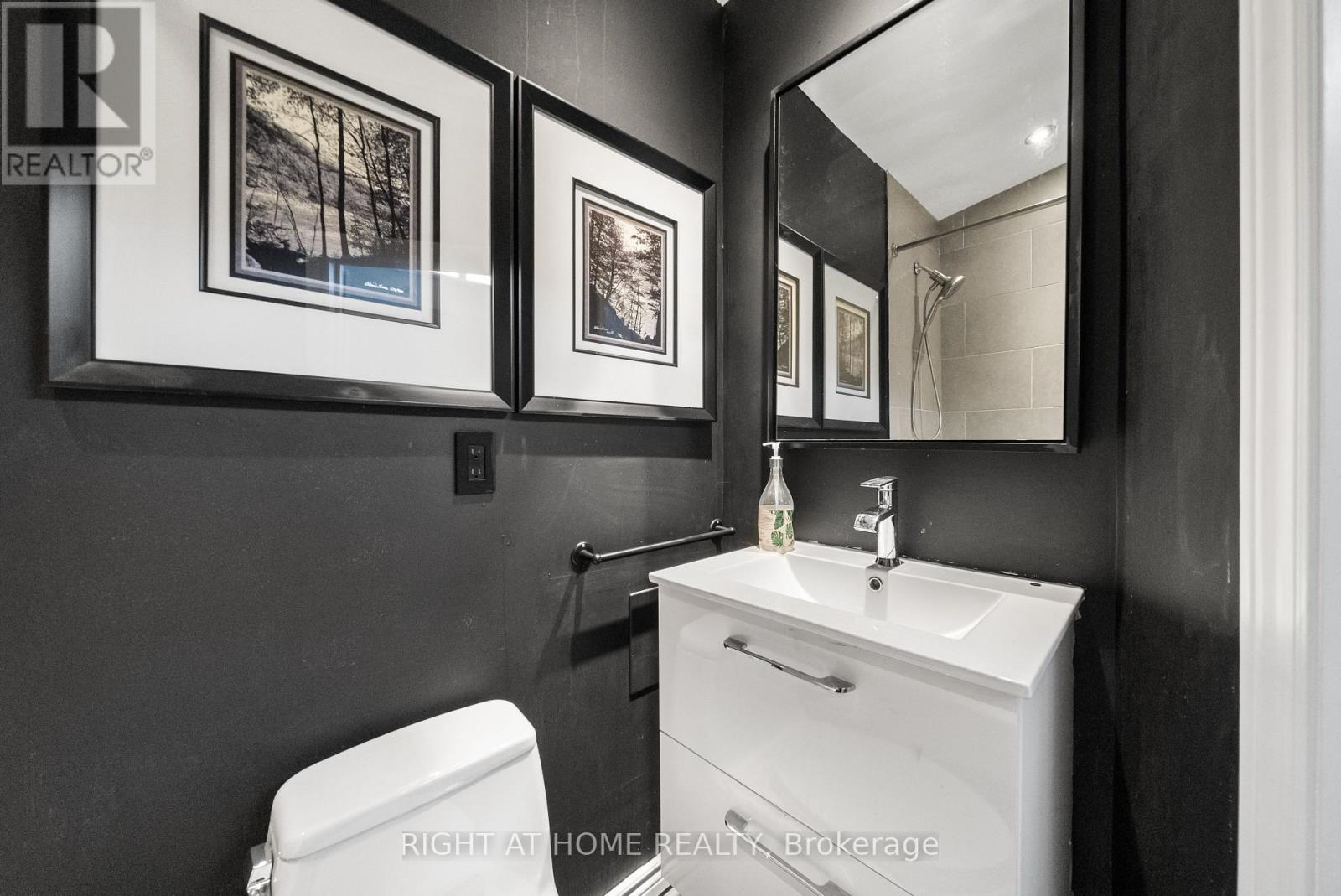14 Wascana Avenue, Toronto, Ontario  M5A 1V5 - Photo 29 - C13454278